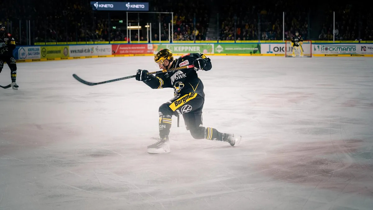 Vancouver pro finds gold and glory in hockey-mad town in Germany