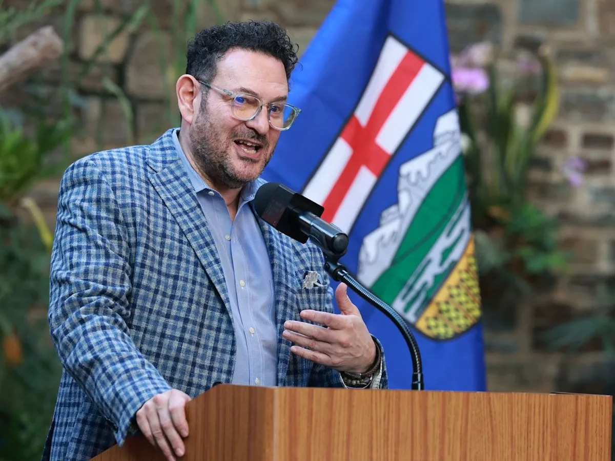 Millions in Alberta tourism funding brings new habitat to Calgary Zoo, funds to five other sites