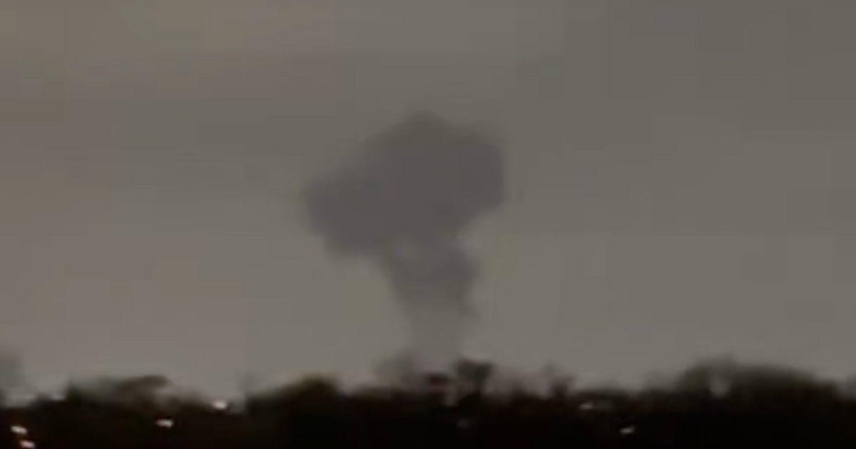 Toronto explosion: Sky turns orange after blast 'like a nuke' near airport | World | News