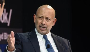 Lloyd Blankfein on How Young Workers Should Spend First $5K of Savings