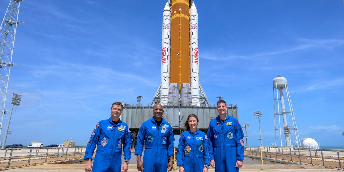 Artemis II Astronauts Had Problems Opening Microsoft Outlook