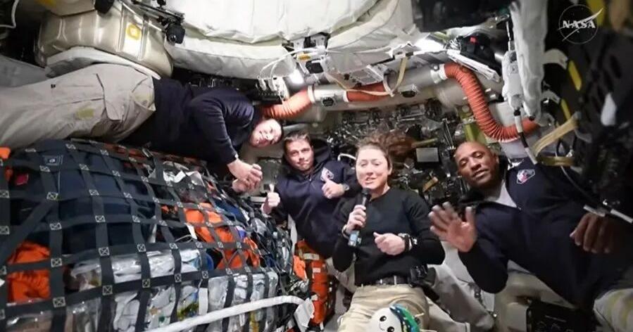 Canadian astronaut Jeremy Hansen broadcasts from space - Winnipeg Sun