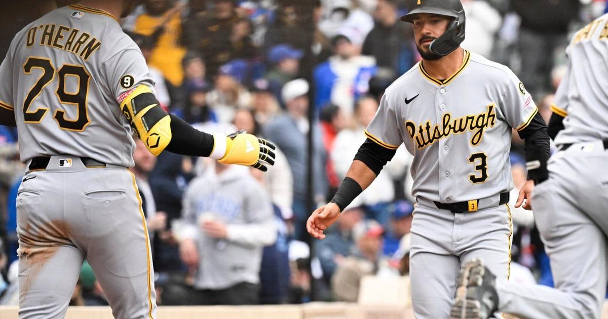 Pirates survive 2 bases-loaded scares, beat Cubs 4-3 on a throwing error to clinch series
