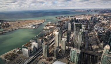 Olivia Chow urges Toronto residents to fight Doug Ford’s land grab at Billy Bishop airport: ‘Make some noise’ - Toronto Star