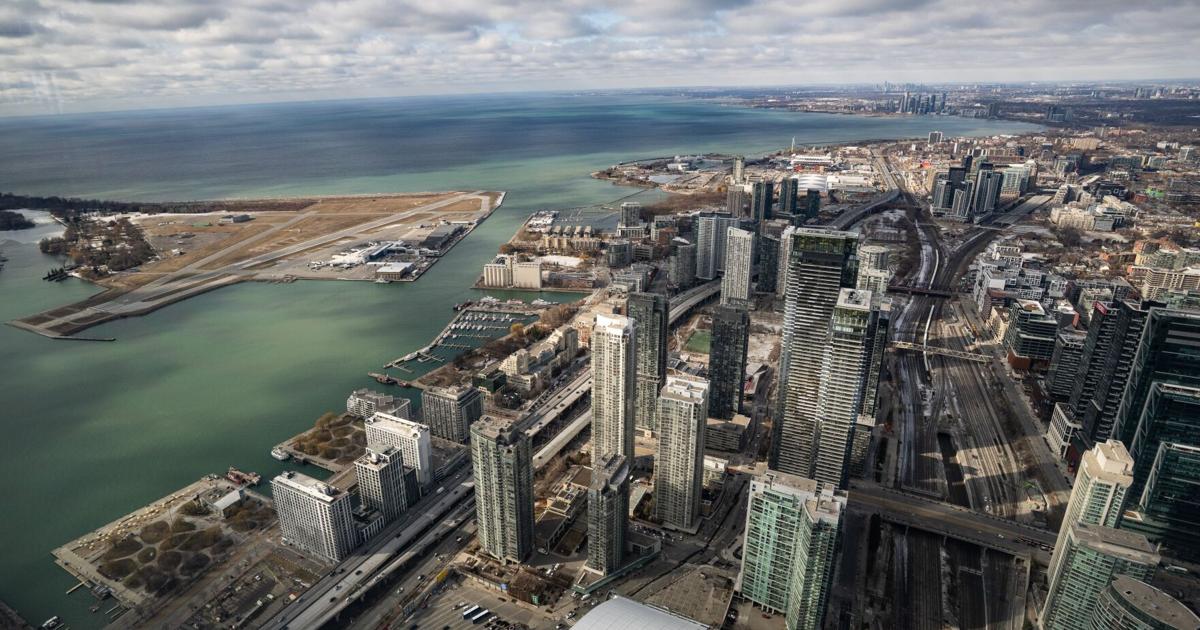 Olivia Chow urges Toronto residents to fight Doug Ford’s land grab at Billy Bishop airport: ‘Make some noise’ - Toronto Star