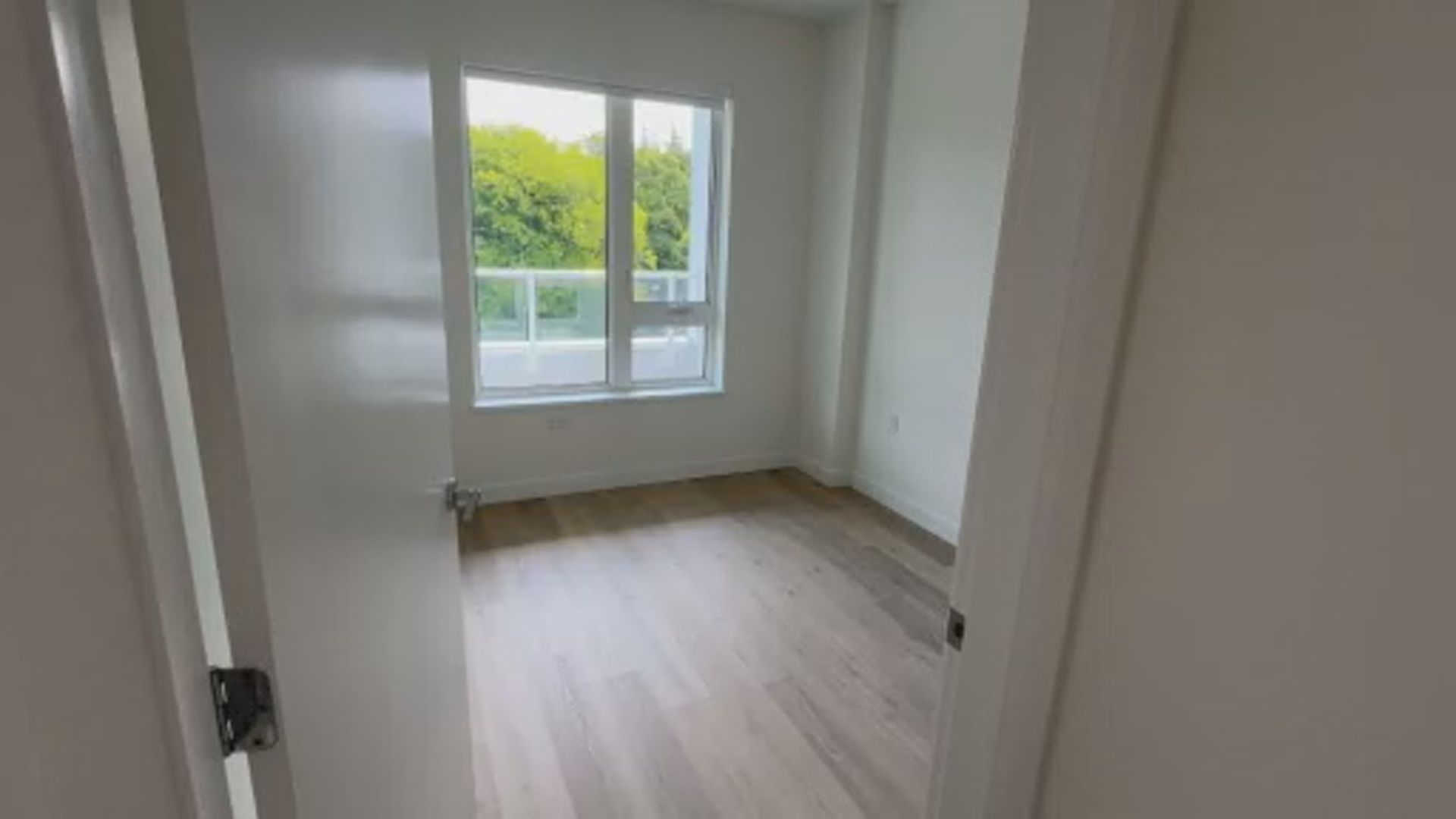 Click to play video: 'Affordable housing advocates condemn government decision to de-fund community housing'