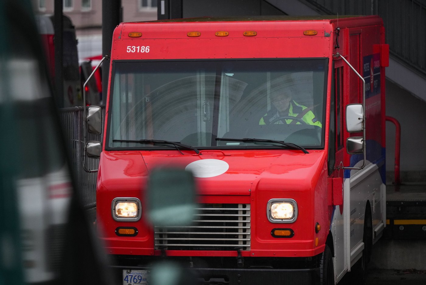 23,000 North Shore homes to lose door-to-door mail delivery within a year