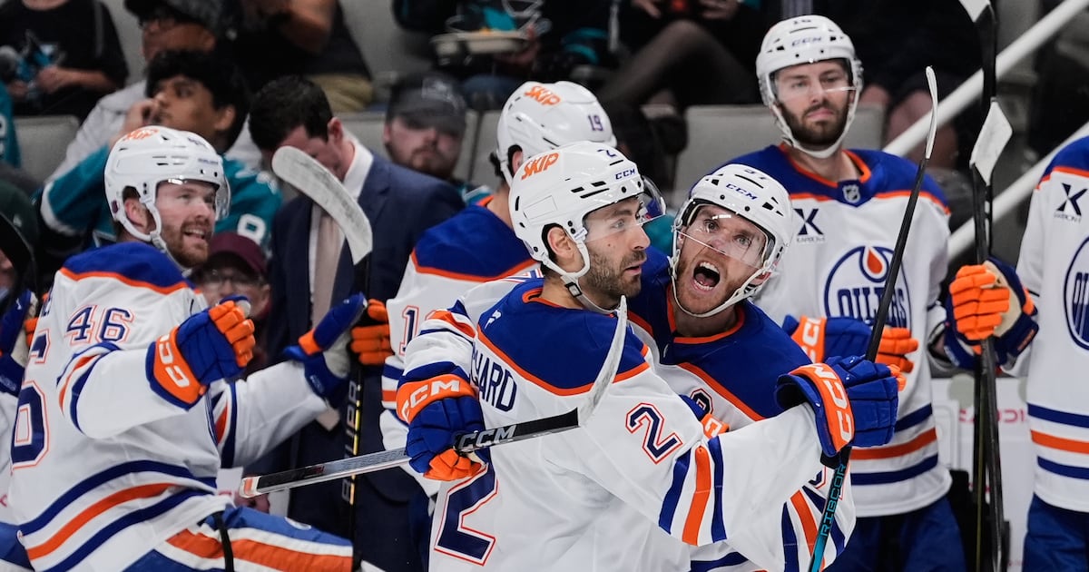 Connor McDavid's hat trick leads Edmonton Oilers to win over San Jose Sharks