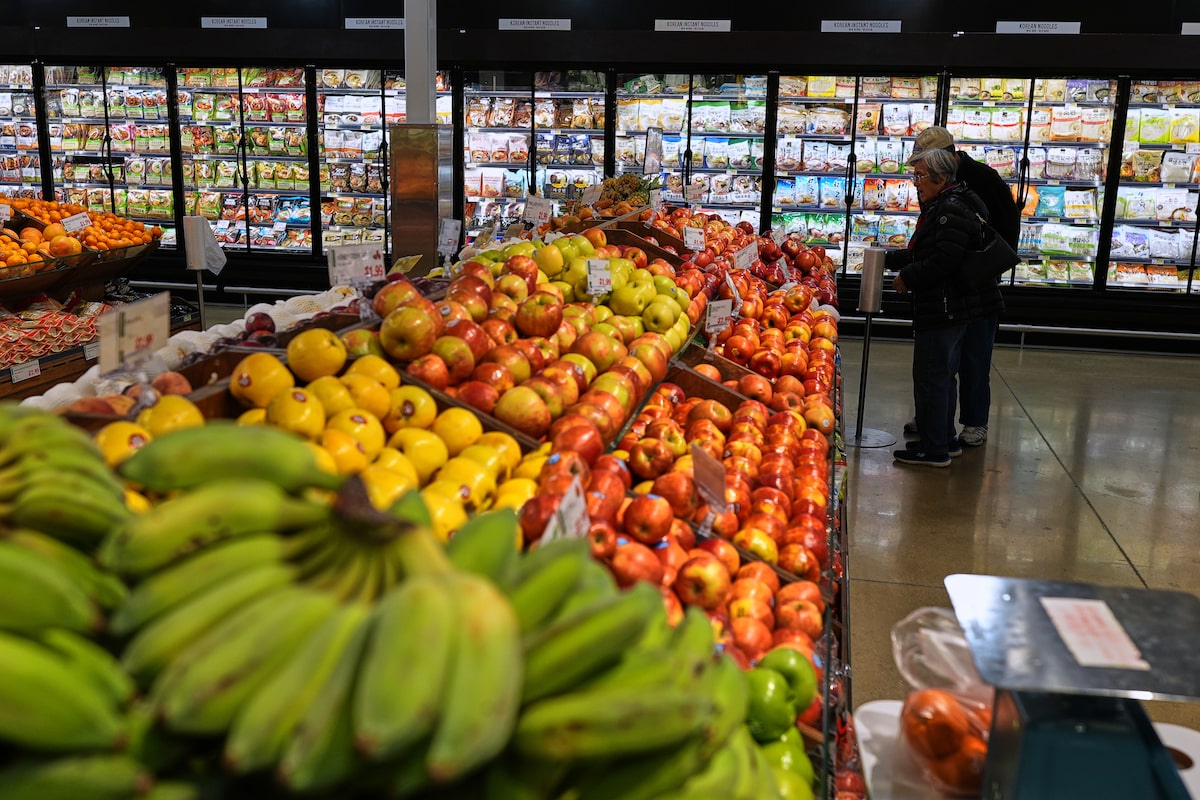 U.S. economy grew a sluggish 0.5% annually in fourth quarter