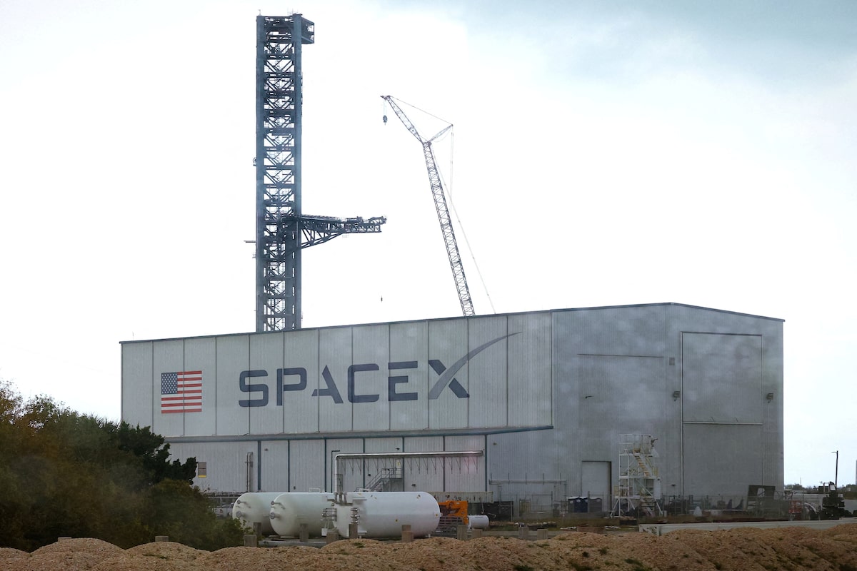 The unconventional logic behind SpaceX’s $1.75-trillion price tag