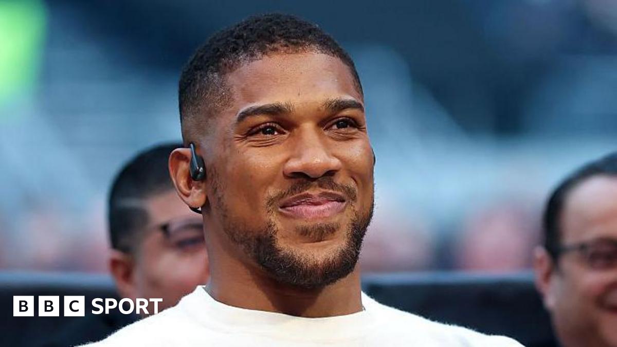 Anthony Joshua ringside at Tyson Fury's fight against Arslanbek Makhmudov in April 2026