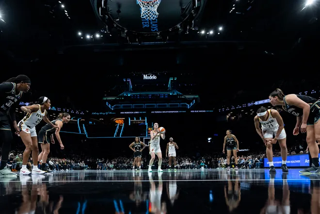 BROOKLYN, NEW YORK - APRIL 25: Caitlyn Clark #22 of the Indiana Fever sets up for a free throw during game against the New York Liberty at Barclays Center on April 25, 2026 in Brooklyn, New York. NOTE TO USER: User expressly acknowledges and agrees that, by downloading and or using this Photograph, user is consenting to the terms and conditions of the Getty Images License Agreement. (Photo by Michelle Farsi/Getty Images)
