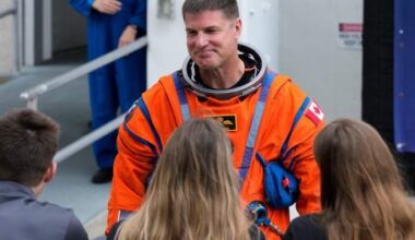 Canadian Space Agency’s first space to Earth video call with Colonel Jeremy Hansen - National