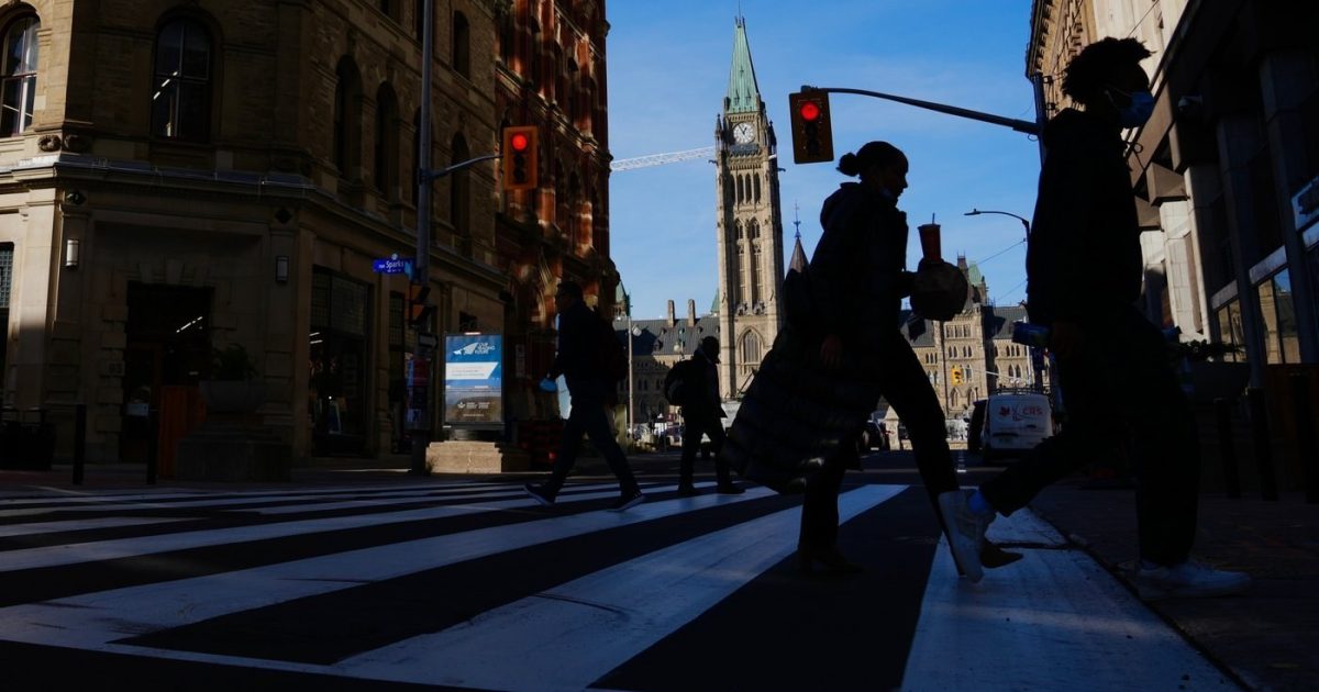 National Newswatch | Almost 4,000 federal public servants apply for…