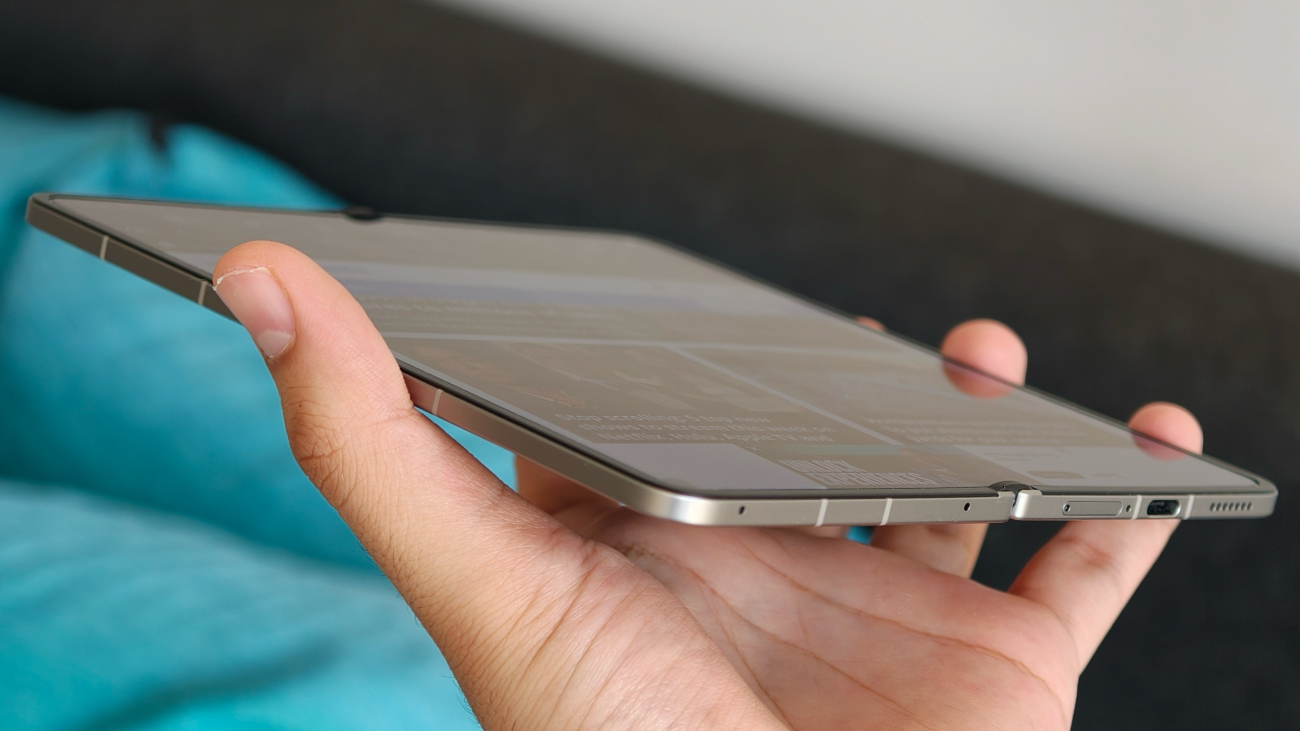Hands-on images with the Oppo Find N6 showing the phone and the crease from different angles