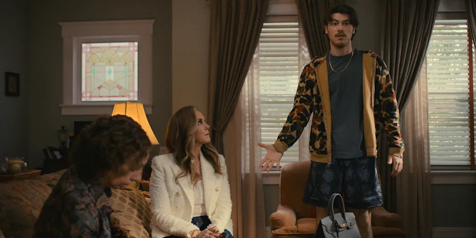 (L to R) Laurie Metcalf as Linda, Elizabeth Perkins as Annette, and Jack Innanen as Max in Episode 103 of Big Mistakes (Netflix)