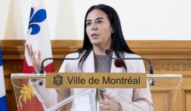 Montreal to require municipal employees in office three days a week