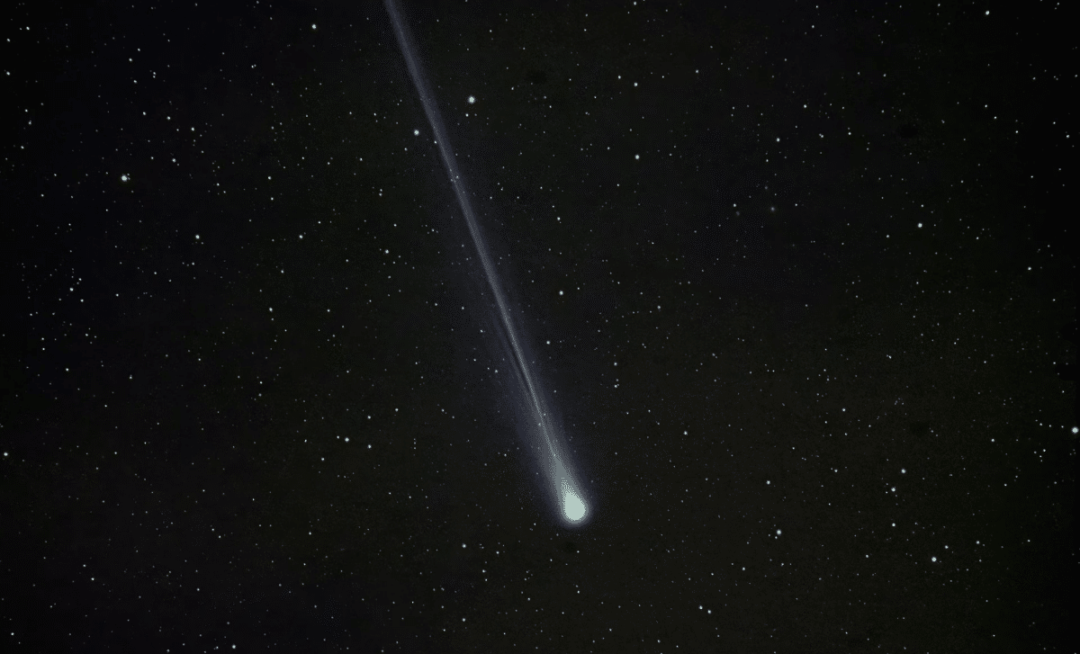 A Rare Comet Is Skimming Past Earth This Weekend, And You Can Spot It!