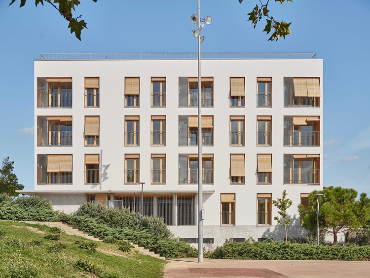 24 Affordable Housing Units in Igualada / 4RQ arquitectura + MBM Arquitectes - Exterior Photography