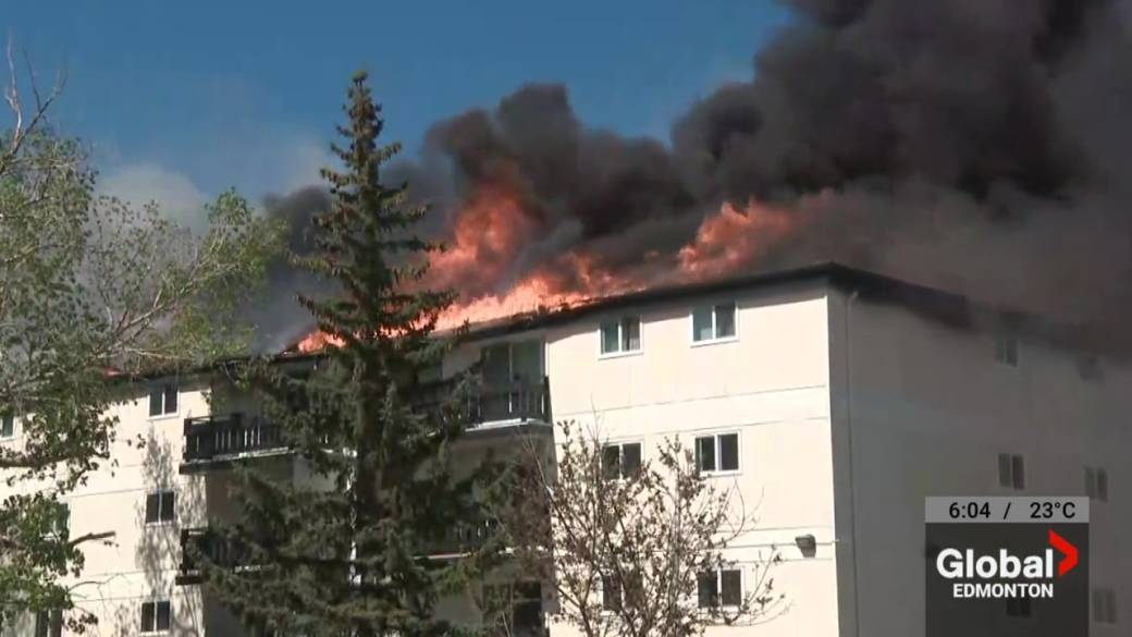Click to play video: 'Large apartment fire in northeast Edmonton sends 1 to hospital'