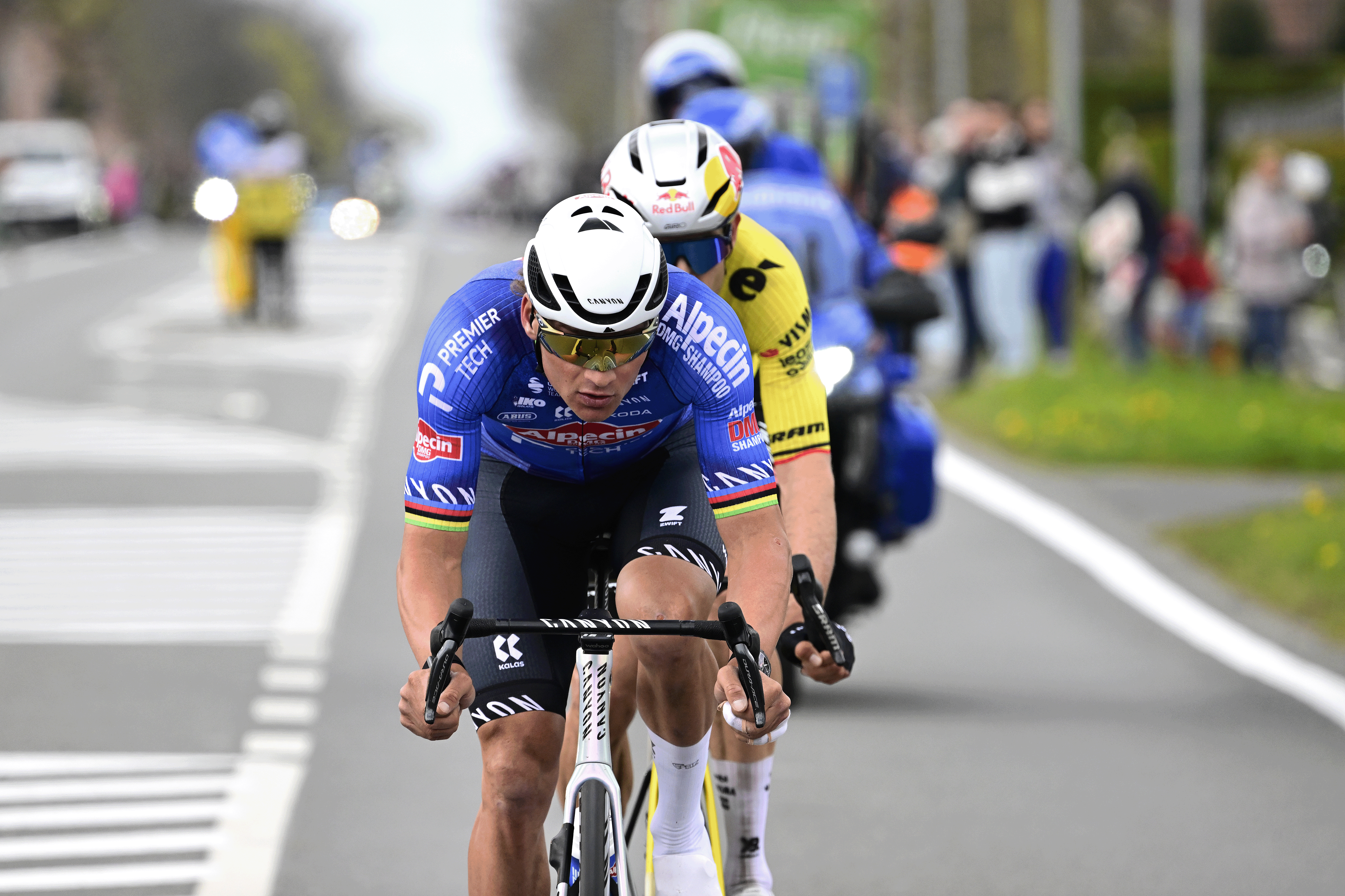 WEVELGEM, BELGIUM - MARCH 29: (L-R) Mathieu van der Poel of Netherlands and Team Alpecin-Premier Tech and Wout van Aert of Belgium and Team Visma | Lease a Bike compete in the breakaway during the 88th In Flanders Fields - From Middelkerke to Wevelgem 2026 - Men's Elite a 240.8km one day race from Middelkerke to Wevelgem / #UCIWT / on March 29, 2026 in Wevelgem, Belgium. (Photo by Jan De Meuleneir - Pool/Getty Images)