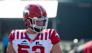 Riders sign National long snapper Aaron Crawford