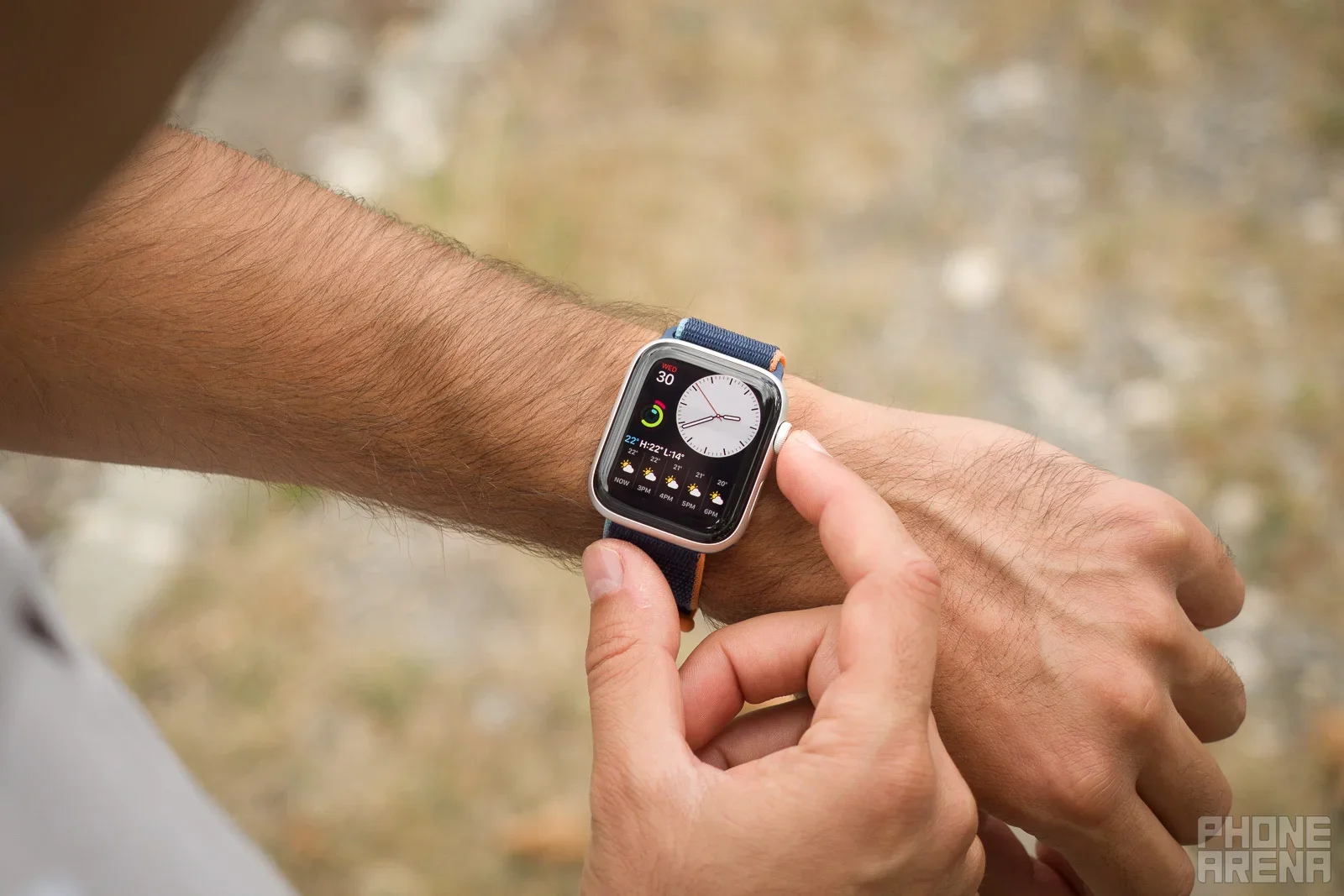 No always-on on the Apple Watch SE was a shock for me | Image by PhoneArena - I bought my first smartwatch in 2016. Here are the only 3 features that actually matter.