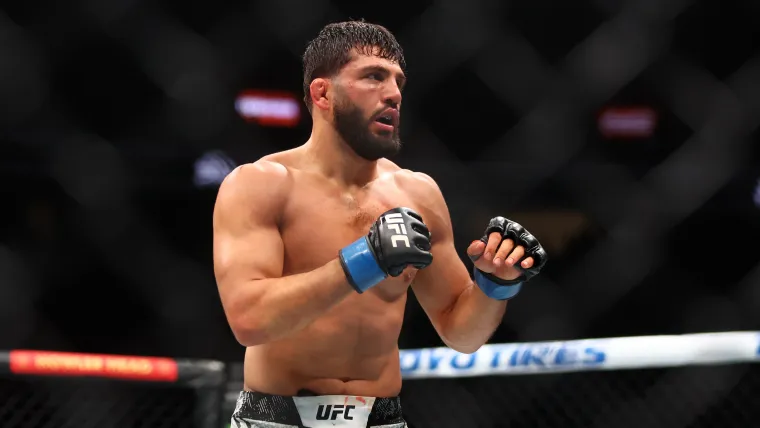 Top UFC contender believes he would best Khabib Nurmagomedov image
