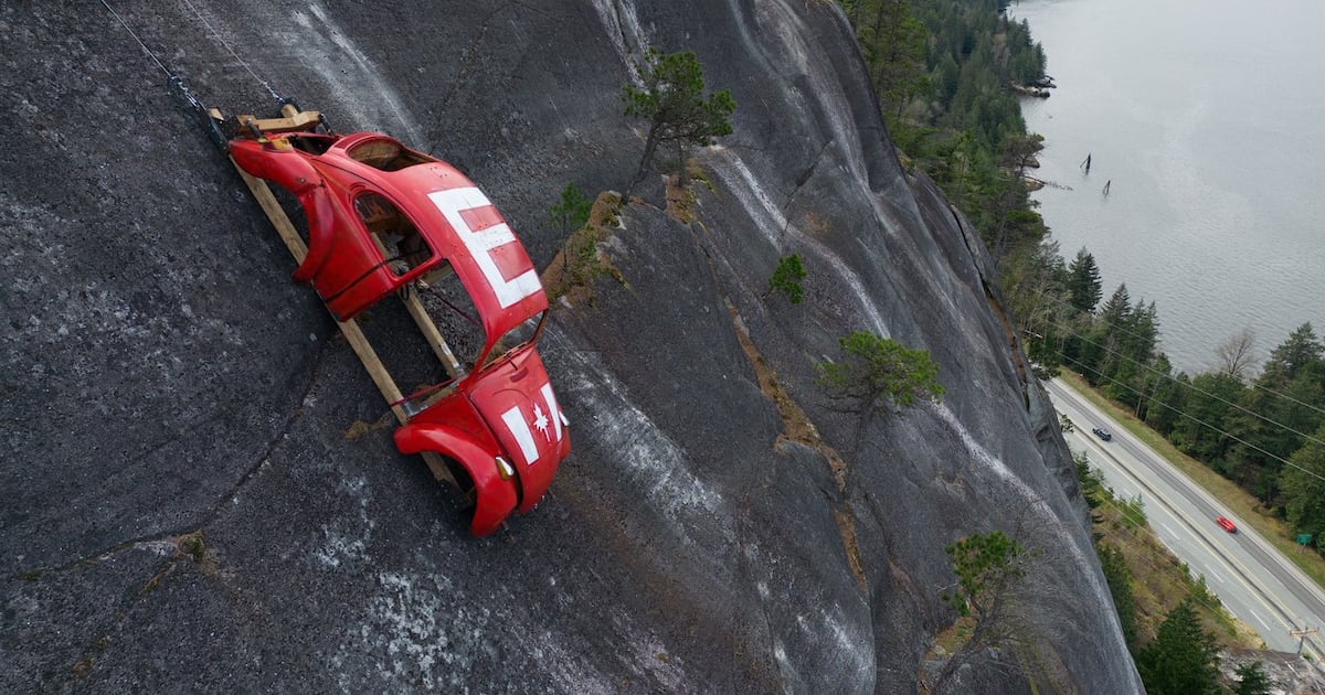 Portion of park closed as Volkswagen shell hangs on rock face in Squamish, B.C. - CTV News