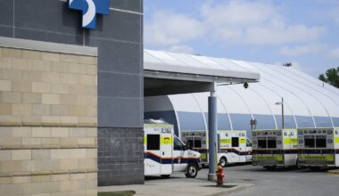 Ontario hospitals announce job cuts, hospitals in deficit
