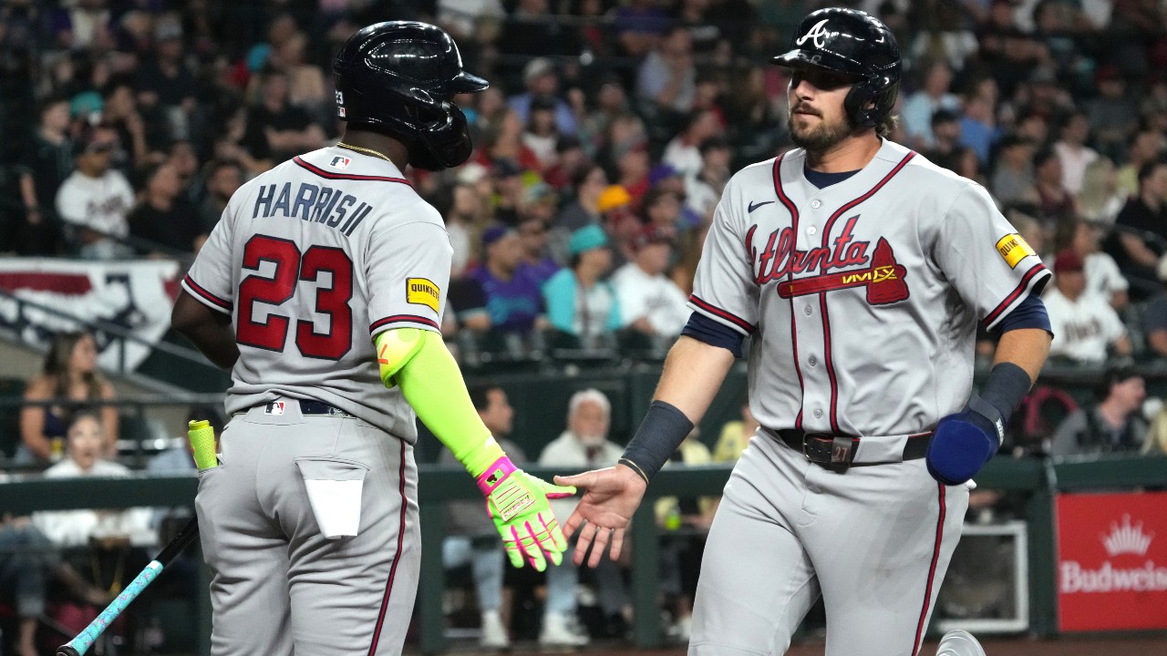 MLB roundup: Braves beat Diamondbacks 17-2 after eight-run fifth inning