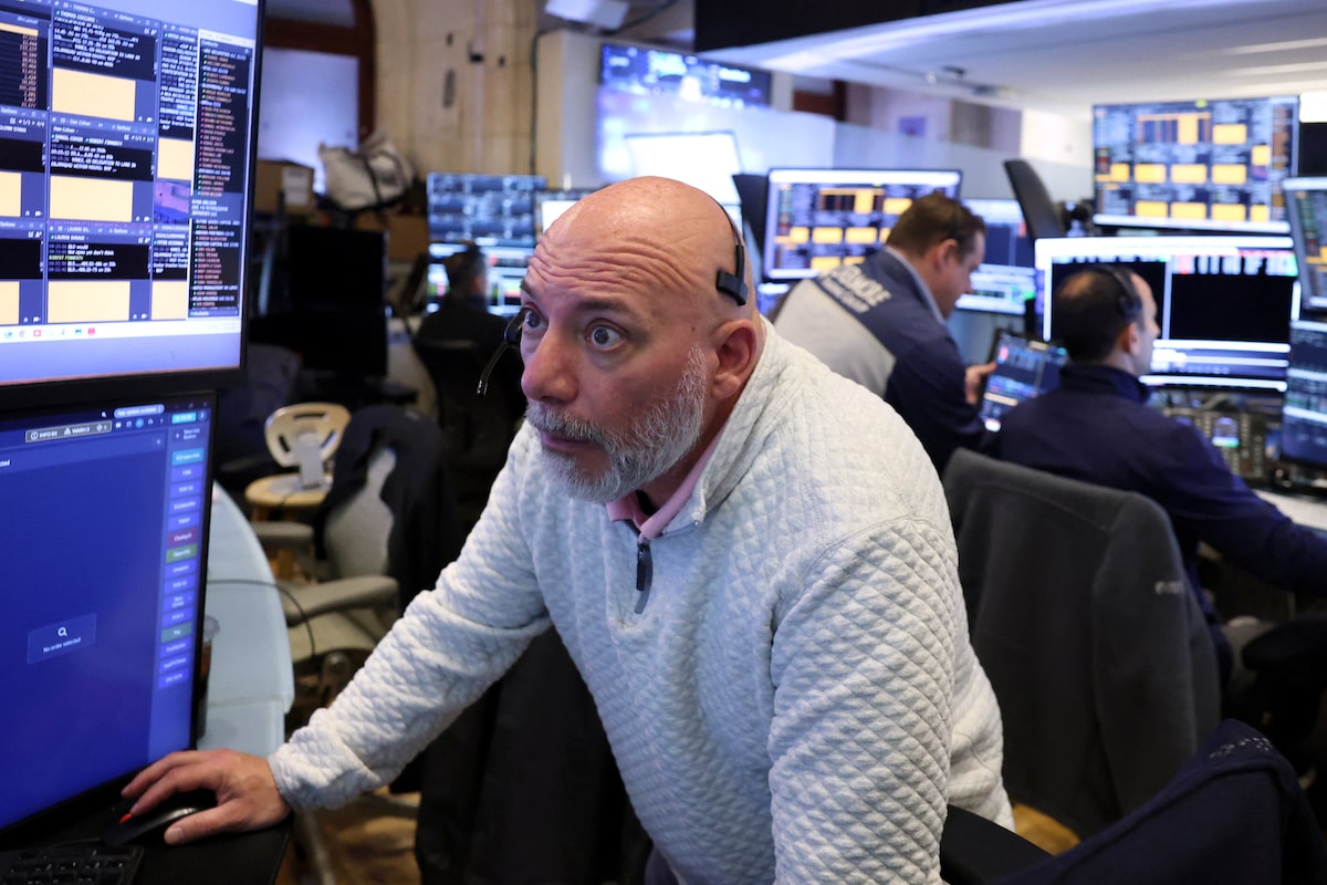 TSX slides ahead of U.S.-Iran ceasefire deadline