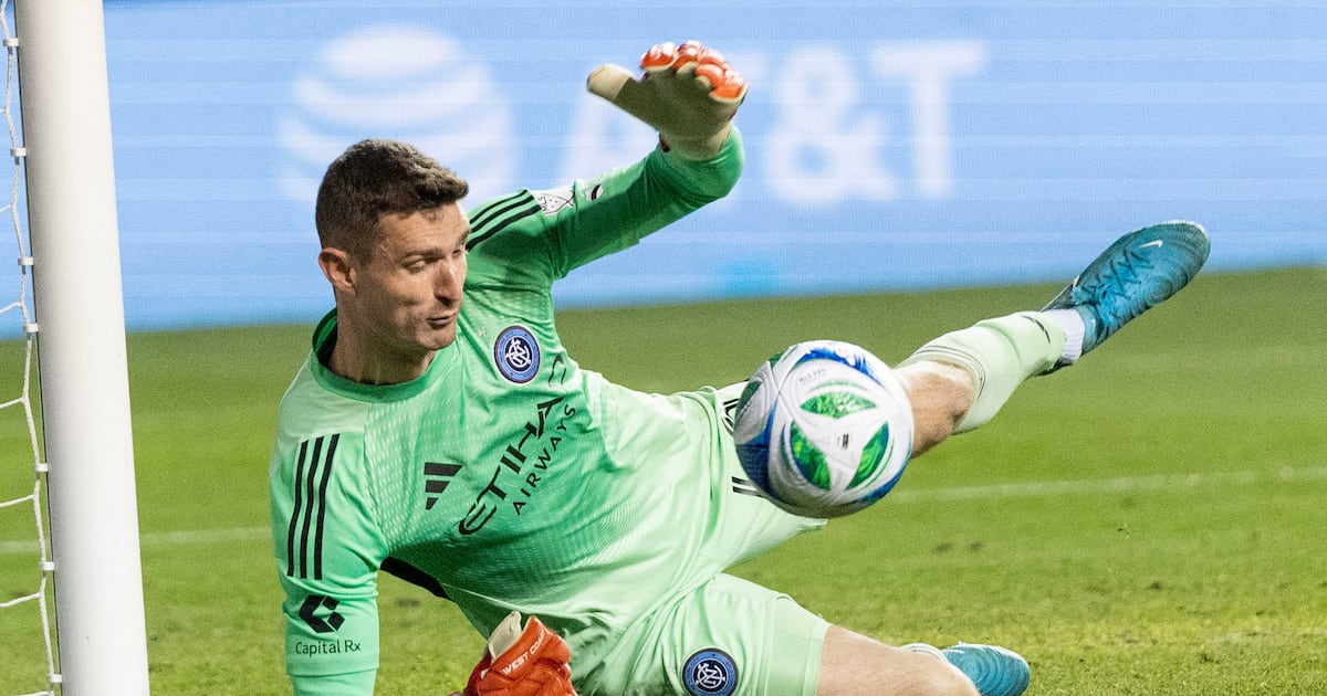 US enters World Cup with goalkeeping and defensive worries but hopes for 1st knockout win since 2002