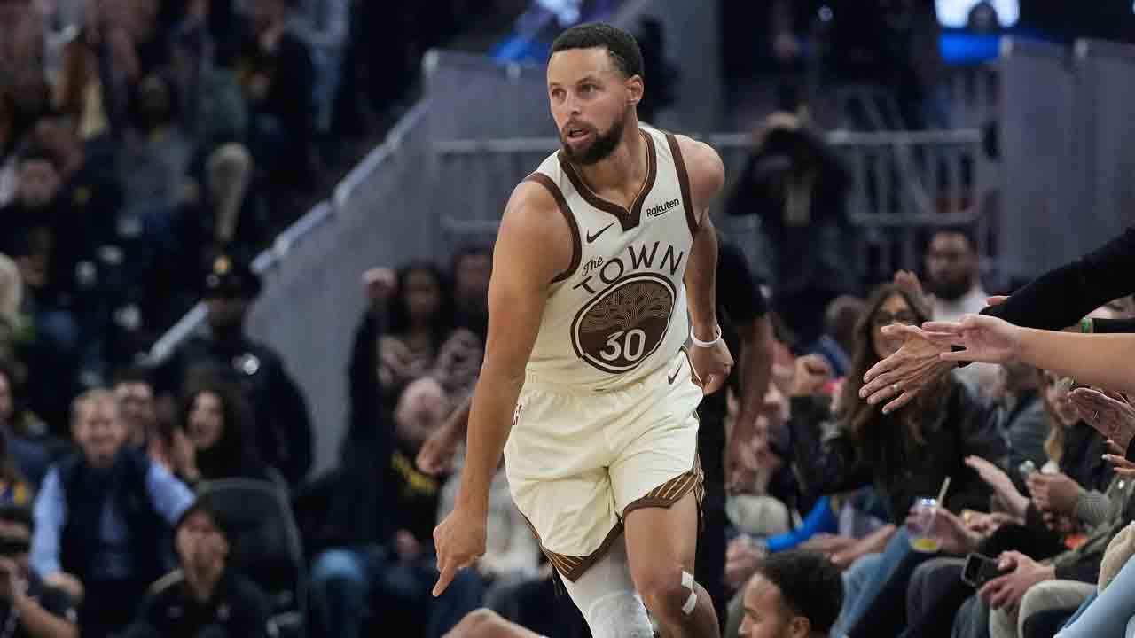 Report: Warriors' Steph Curry eyeing return Sunday vs. Rockets