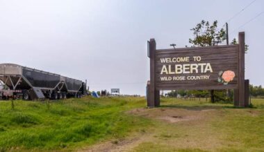 Province planning to replace ‘Welcome to Alberta’ highway signs