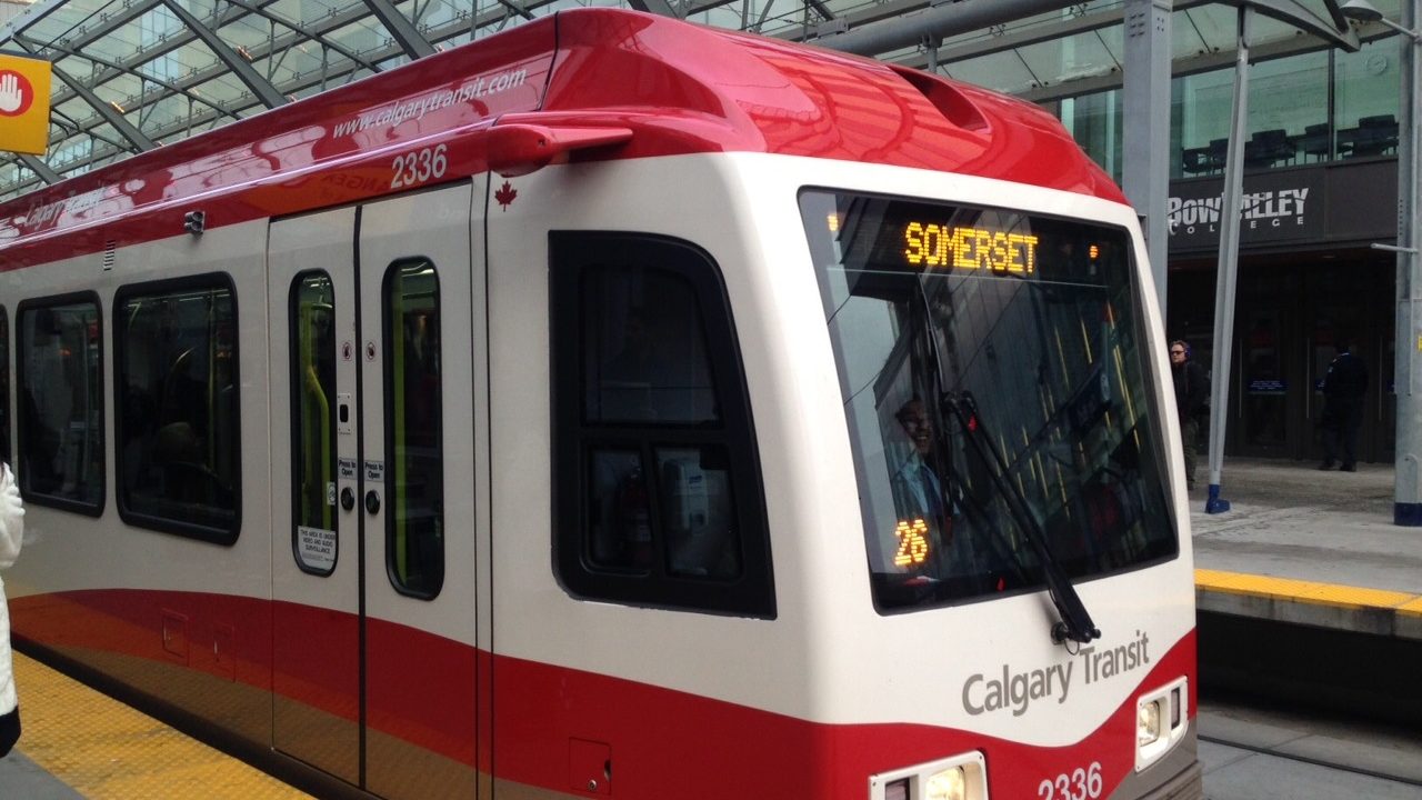 High winds halt CTrains on stretch of Red Line