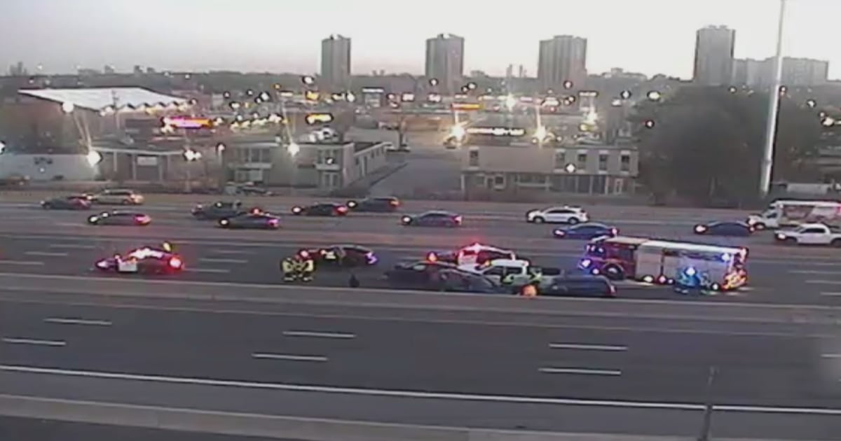 Hwy. 401 issues in both eastbound and westbound lanes