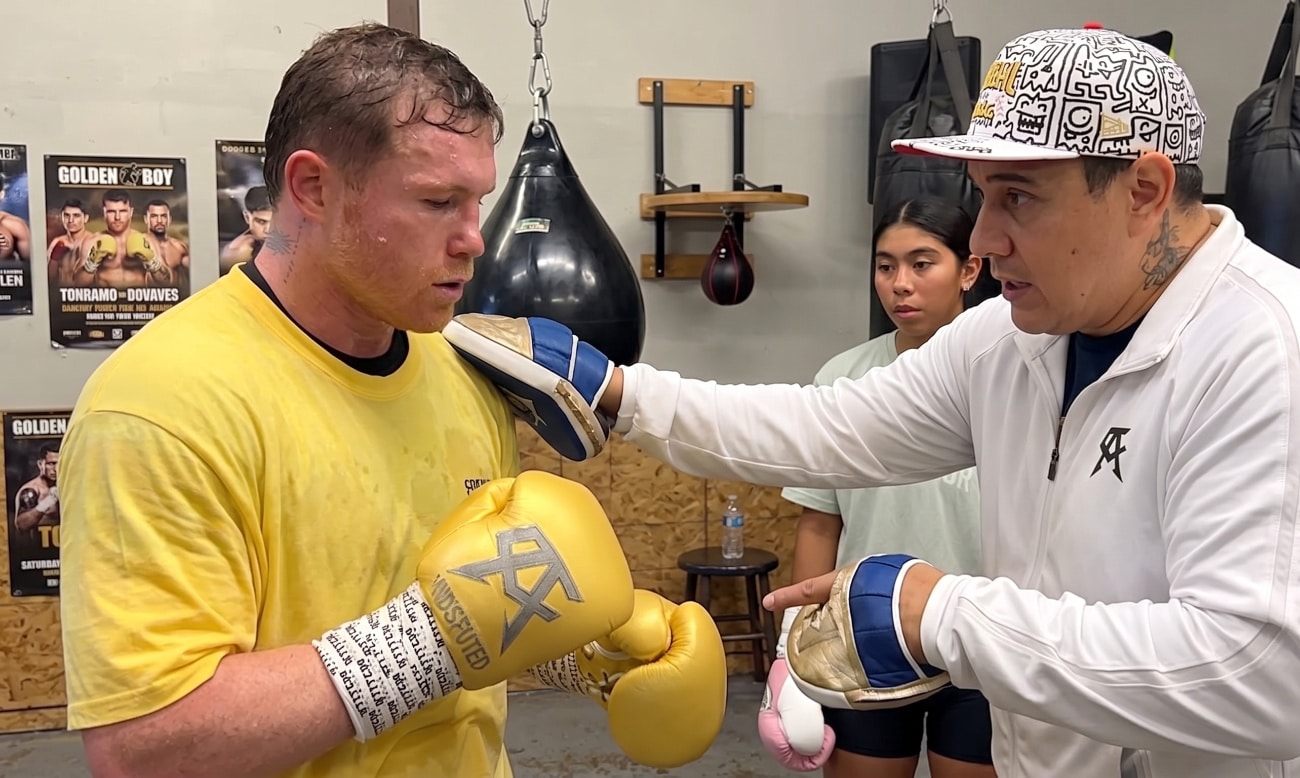 Image: Eddy Reynoso Hints Canelo Next Fight Tied to Munguia-Resendiz Winner