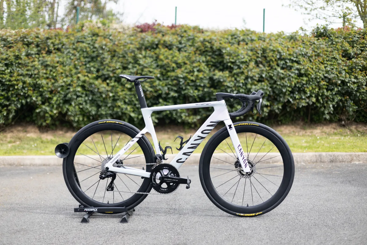 Canyon Aeroad vs Endurace for van de Poel Roubaix 2026-1