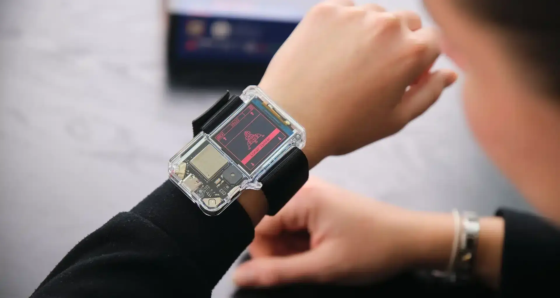 This NASA Artemis Smartwatch Lets You See Its Own Brain and Reprogram It