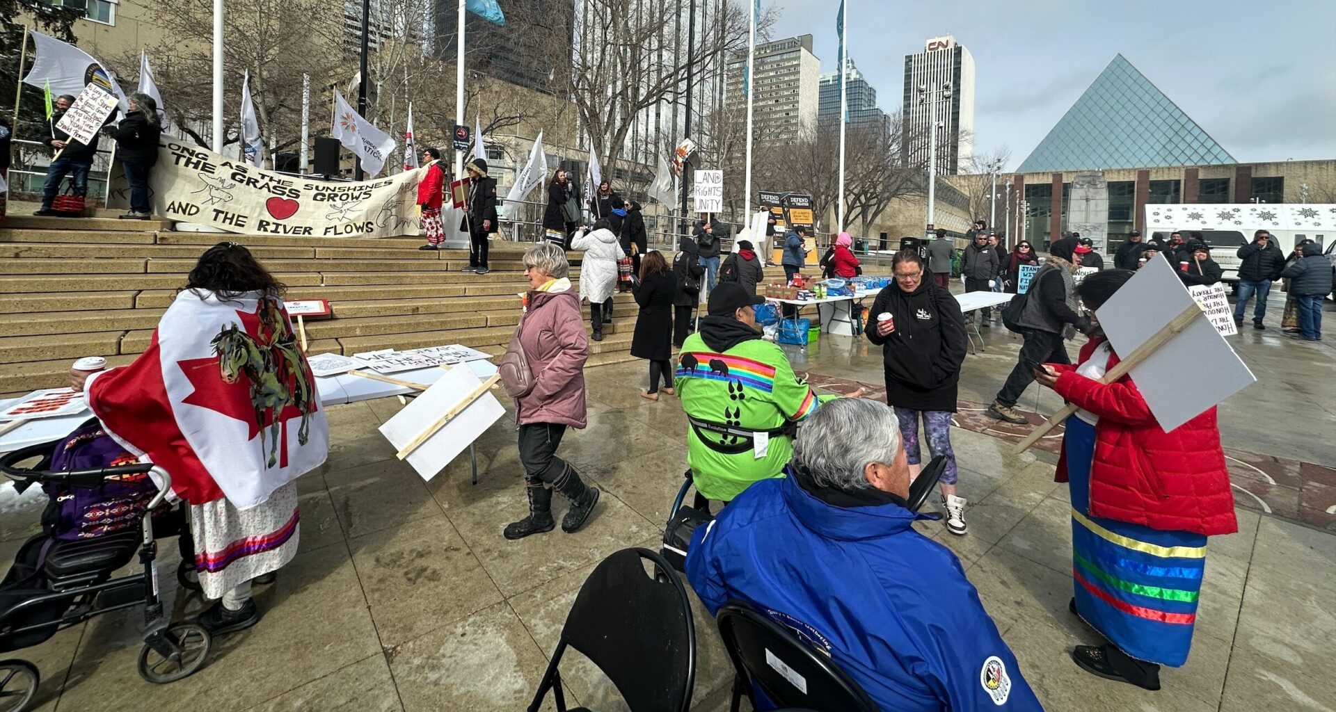 Opponents of Alberta separation rally outside Edmonton City Hall