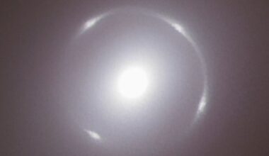 Scientists Need Your Help to Find Galaxies Bending Light in Space : ScienceAlert