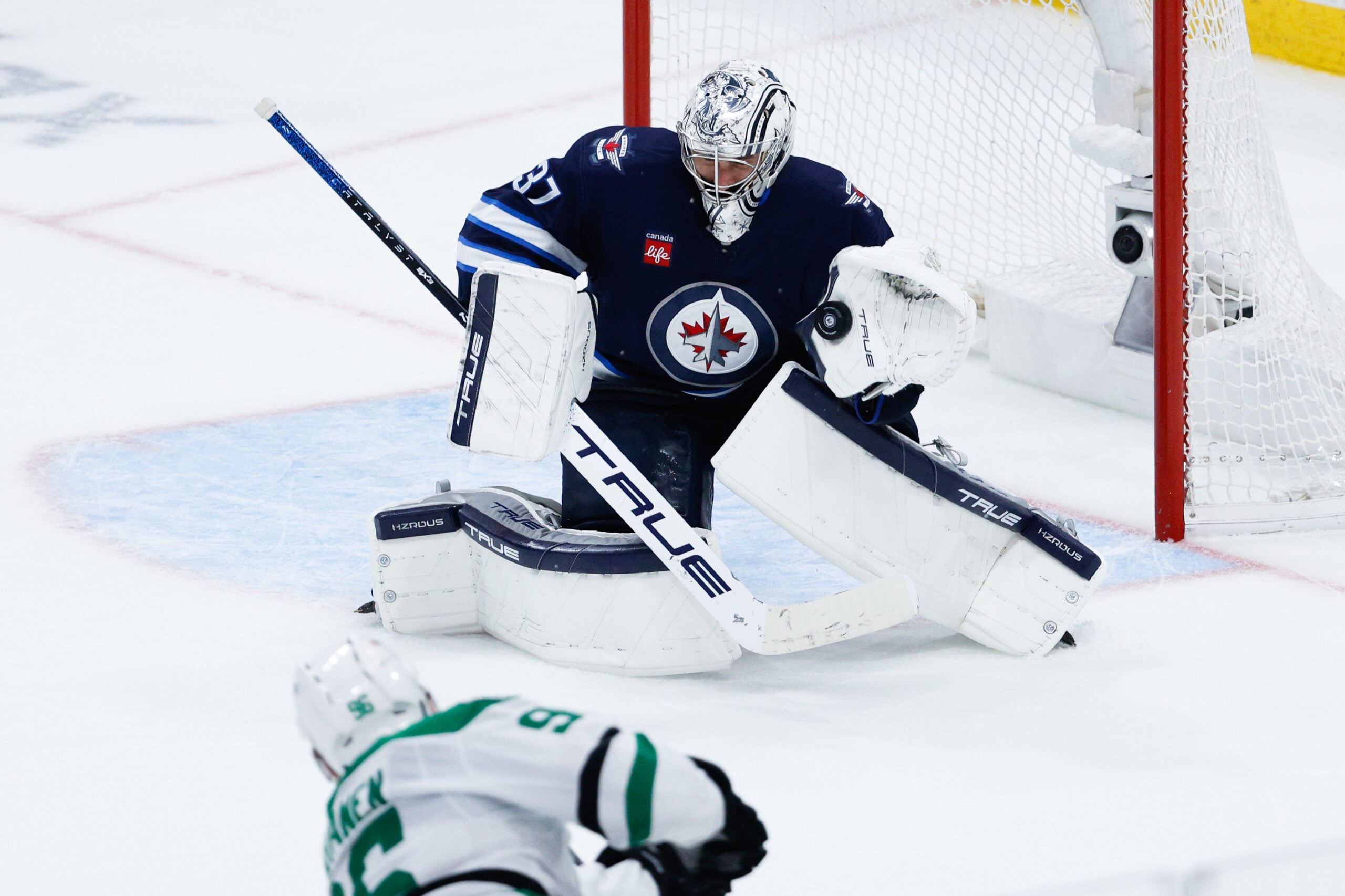 Connor Hellebuyck Winnipeg Jets