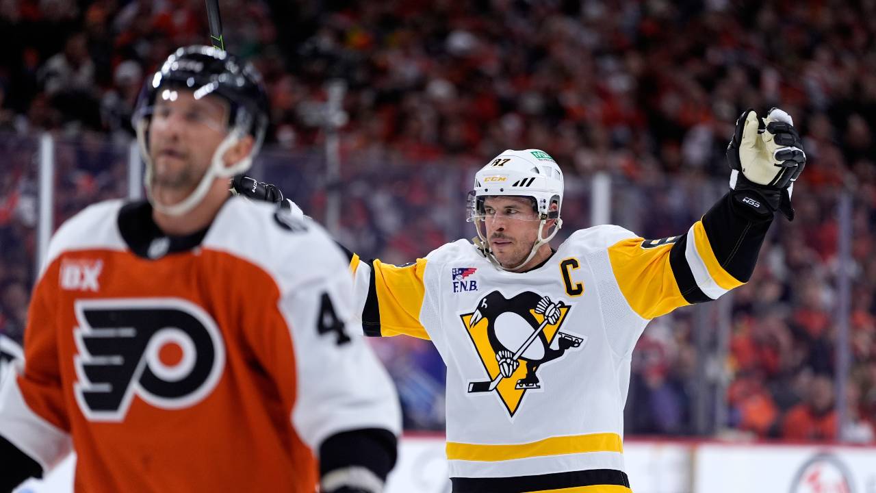 Penguins stave off sweep with Game 4 win over Flyers