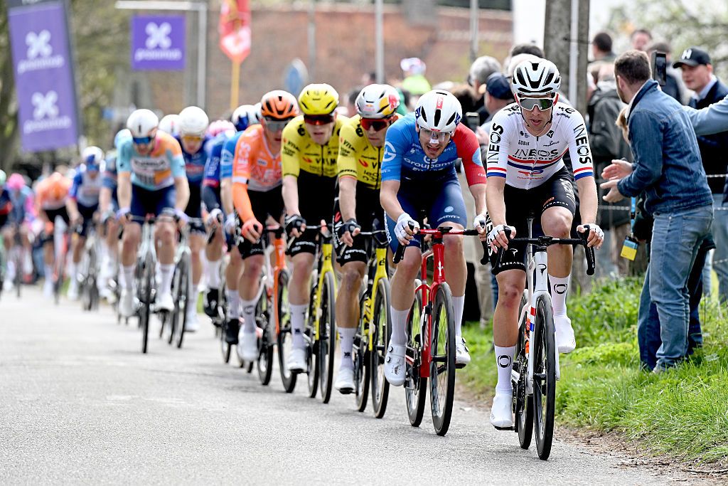 WAREGEM, BELGIUM - APRIL 01: Samuel Watson of Great Britain and Team INEOS Grenadiers competes during the 80th Dwars Door Vlaanderen 2026 - Men&amp;apos;s Elite a 184.6km one day race from Roeselare to Waregem / #UCIWT / on April 01, 2026 in Waregem, Belgium. (Photo by Dario Belingheri/Getty Images)