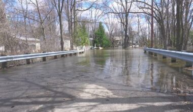 Île Mercier bridge closed to vehicles as water level rises in Rivière des Prairies - CTV News
