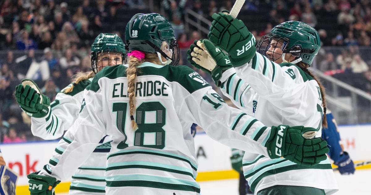 Jessie Eldridge scores twice, Boston Fleet beat Vancouver Goldeneyes in Edmonton