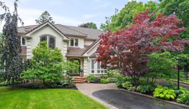 House of the Week: Luxury home with pool, sauna & gym in prestigious Lorne Park neighbourhood of Mississauga, listed by Sam McDadi Real Estate