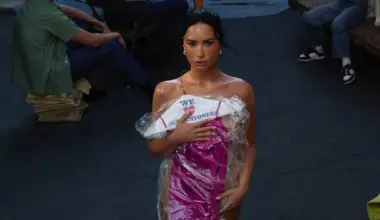 Demi Lovato brings the ‘it’s not that deep tour’ to Toronto tonight at Scotiabank Arena