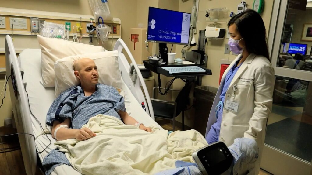 Steve Canzoneri, Mayo Clinic's first patient to undergo a robotic pancreas-kidney transplant with Michelle Nguyen, M.D.